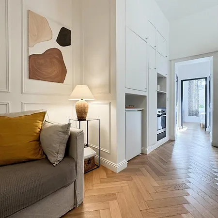 Centre-ville Donnant Sur Cours Vegetalisee Apartment *